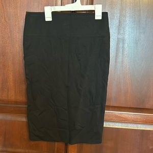 Cute skirt, thick elastic waistband, stretchable, good condition!